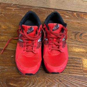 NEW BALANCE MEN'S 690 V2 TRAIL RUNNING SHOES